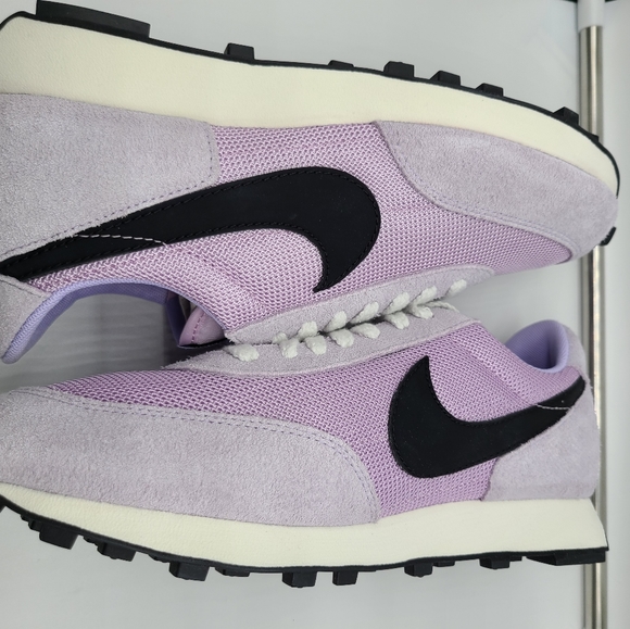 Nike - Picture 7 of 7